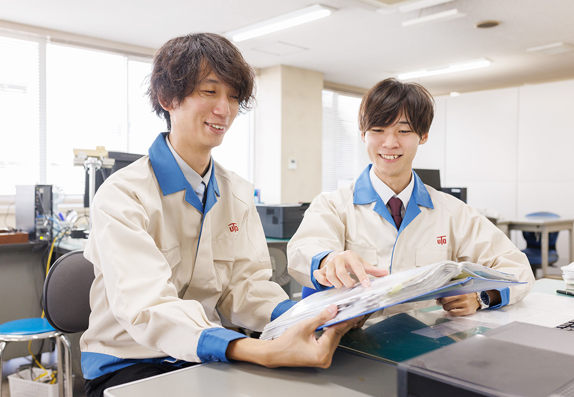 営業フロアの様子